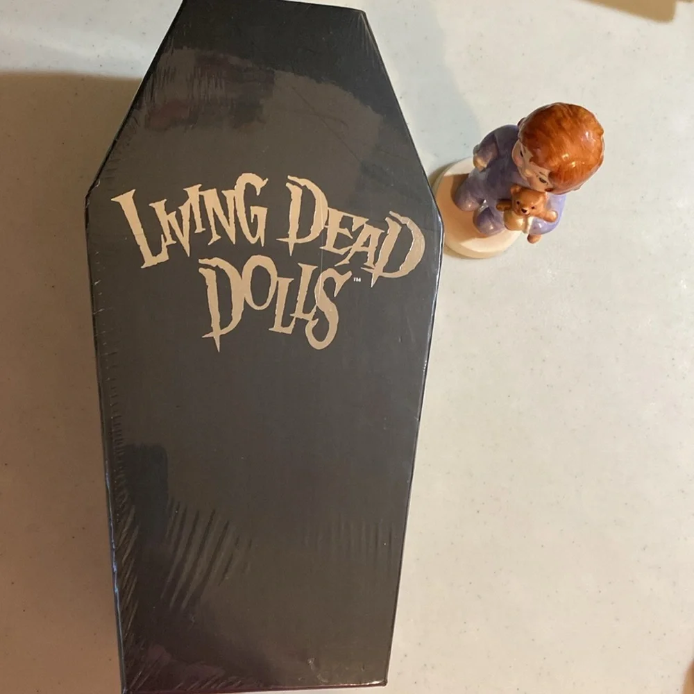 Living Dead Dolls Scary Tales Vol. 2 Beauty and the Beast